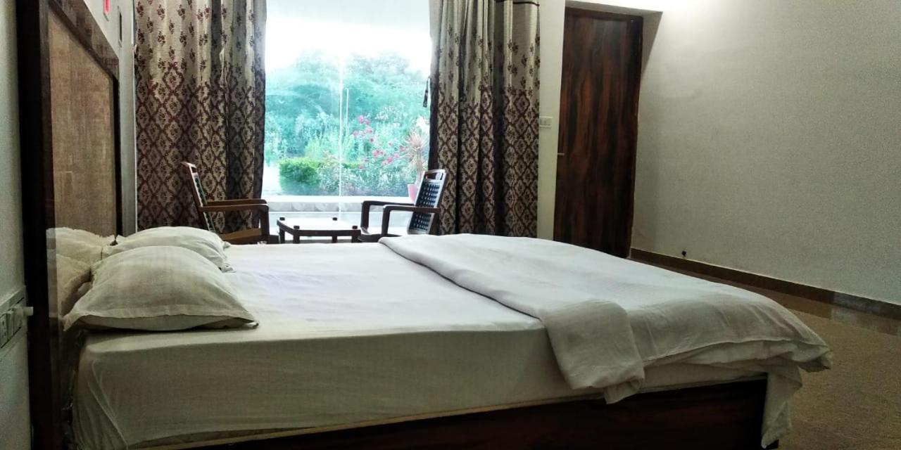 Hotel Radha Rani Mahal Khajurāho Exterior foto